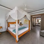 Villa Paloma - Chic Tropical Garden Villa With Outdoor Pool
